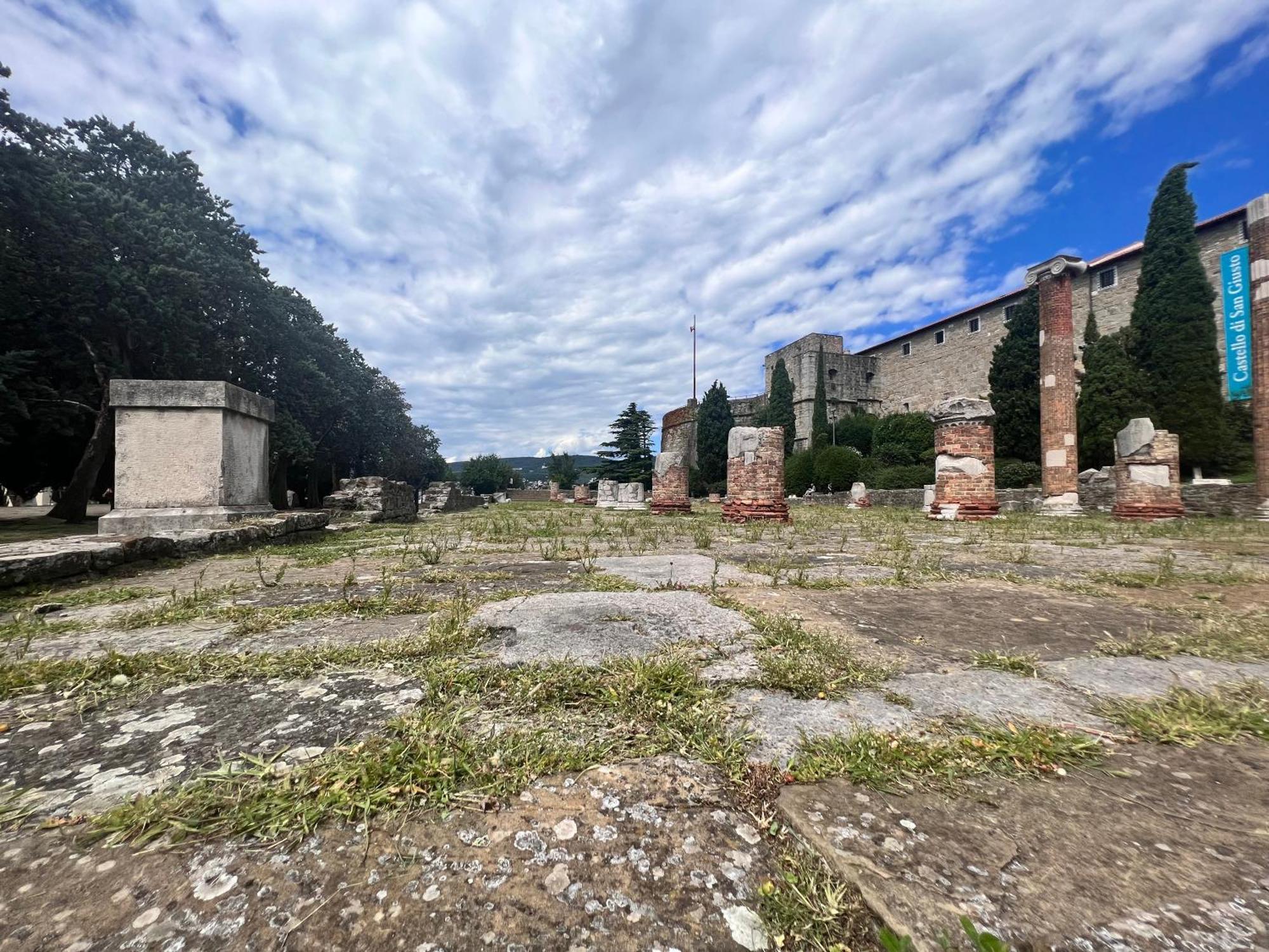 Appartamento Al Castello Trieste Eksteriør billede